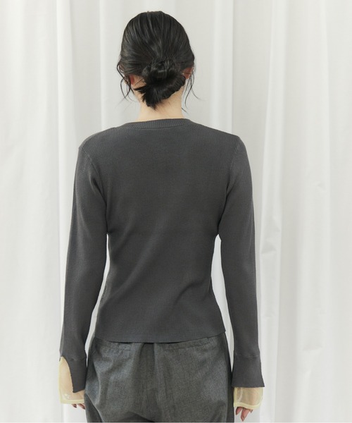 CIEL'AIR(シエルエアー)の「BICOLOR SLEEVE TOP(バイカラースリーブトップ)(ニット/セーター・レディース・チャコールグレー/アイボリー・FREE)」の21枚目の写真
