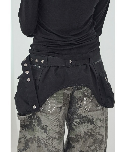 FANCY CLUB(ファンシークラブ)の「A'GEM/9 × .kom 『FANCY CLUB/ファンシークラブ』 CARGO BELTED BAG/カーゴベルトバッグ(ボディバッグ/ウエストポーチ・レディース・ブラック/カモフラージュ・FREE)」の4枚目の写真
