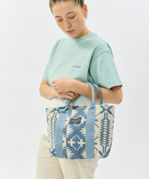 PENDLETON（ペンドルトン）の「PENDLETON/ペンドルトン ゴブラン ジャガード ミニトート（トートバッグ・レディース・ブラック/ブルー・FREE）」の2枚目の写真