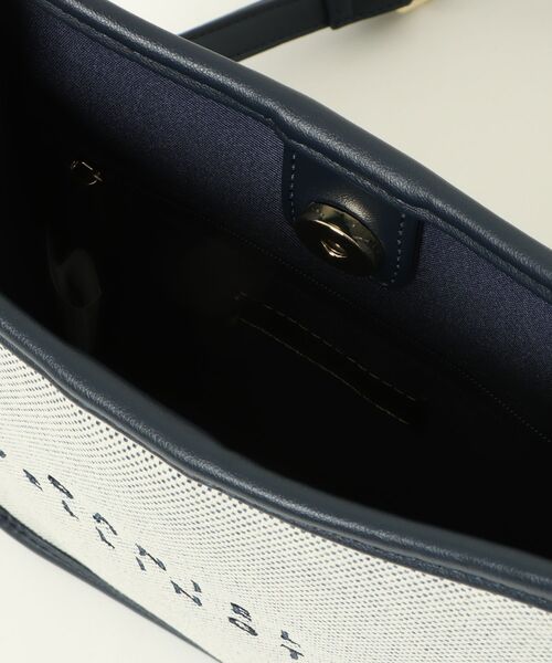 Daniel Wellington(ダニエルウェリントン)の「ダニエルウェリントン Iconic cavas スクエア ショルダーバッグ(ショルダーバッグ・レディース・ブラック/ブラウン/ホワイト/グリーン/ネイビー・FREE)」の7枚目の写真