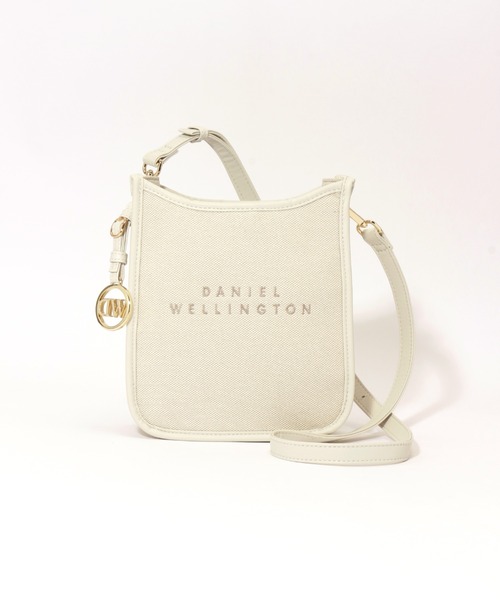 Daniel Wellington(ダニエルウェリントン)の「ダニエルウェリントン Iconic cavas スクエア ショルダーバッグ(ショルダーバッグ・レディース・ブラック/ブラウン/ホワイト/グリーン/ネイビー・FREE)」の2枚目の写真
