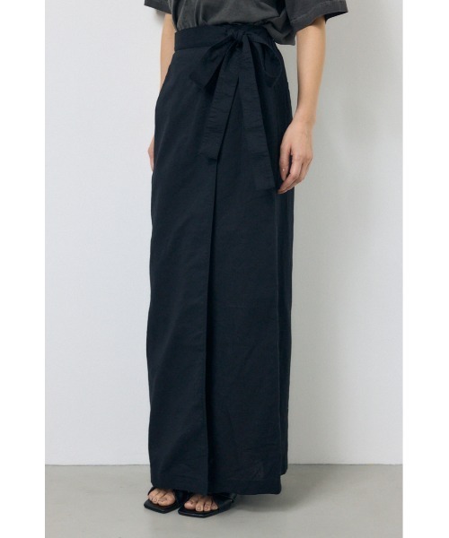AZUL by moussy（アズールバイマウジー）の「ソフトリネンラップスカート（スカート・レディース・ブラック/ライトベージュ/カーキ・SMALL/MEDIUM）」の11枚目の写真
