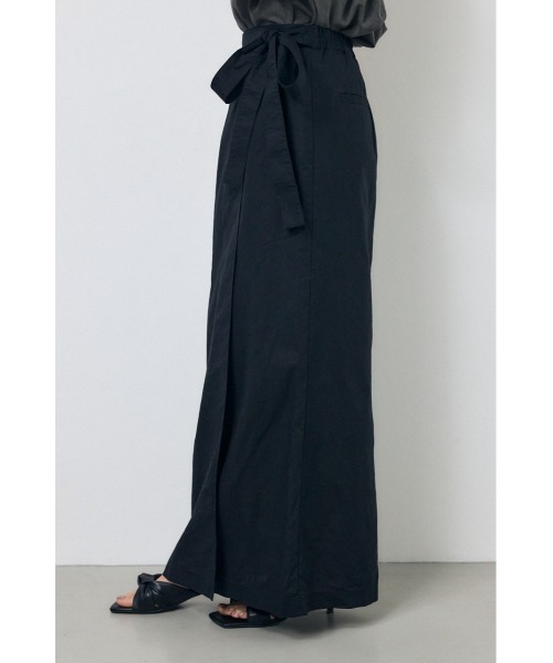 AZUL by moussy（アズールバイマウジー）の「ソフトリネンラップスカート（スカート・レディース・ブラック/ライトベージュ/カーキ・SMALL/MEDIUM）」の12枚目の写真