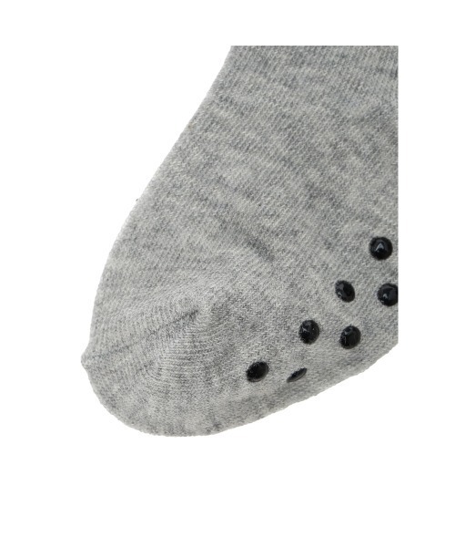 NIKE(ナイキ)の「NIKE グリッパーソックス(ソックス/靴下・キッズ・グレー・7-9cm/9-15cm)」の4枚目の写真
