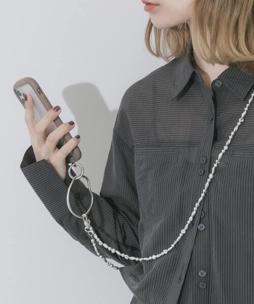 SMELLY(スメリー)の「ニュアンスメタルマルチショルダー(スマホグッズ・レディース・シルバー・-)」の5枚目の写真