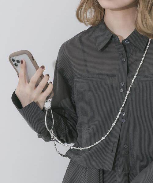 SMELLY(スメリー)の「ニュアンスメタルマルチショルダー(スマホグッズ・レディース・シルバー・-)」の6枚目の写真