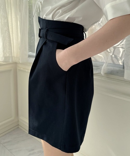 F i.n.t(フィント)の「細ベルト付きハイウエストショートパンツ(その他パンツ・レディース・ダークグレー/ネイビー・FREE)」の6枚目の写真