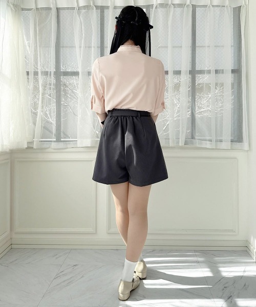 F i.n.t(フィント)の「細ベルト付きハイウエストショートパンツ(その他パンツ・レディース・ダークグレー/ネイビー・FREE)」の12枚目の写真