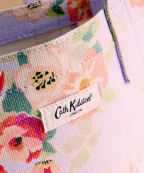 Cath Kidston(キャスキッドソン)の「スモール ブックバッグ Archive Floral(ハンドバッグ・レディース・ラベンダー・FREE)」の4枚目の写真