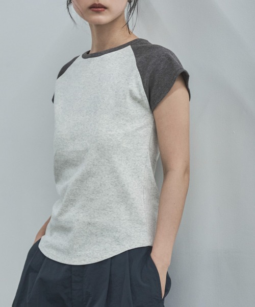 feepur(フェピュール)の「異素材ラグランフレンチTee(Tシャツ/カットソー・レディース・ネイビー/チャコールグレー・MEDIUM)」の9枚目の写真