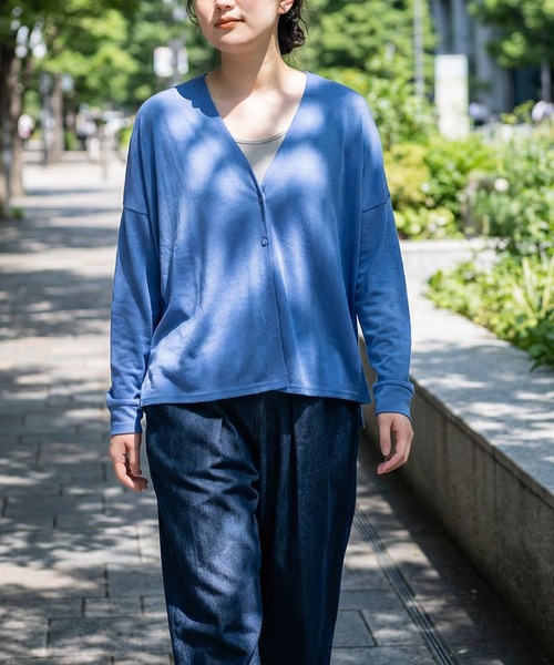 MARAI(マーライ)の「【接触冷感・UVカット】Vネック カーディガン サマーニット(カーディガン/ボレロ・レディース・オフホワイト/ライム/ブルー/グレー/ブラック・フリー)」の13枚目の写真