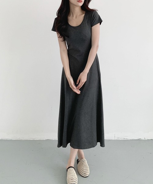 LOWO(ロワ)の「背中開きバックリボン半袖フレアロングワンピース(ワンピース・レディース・チャコールグレー/ブラック・FREE)」の5枚目の写真