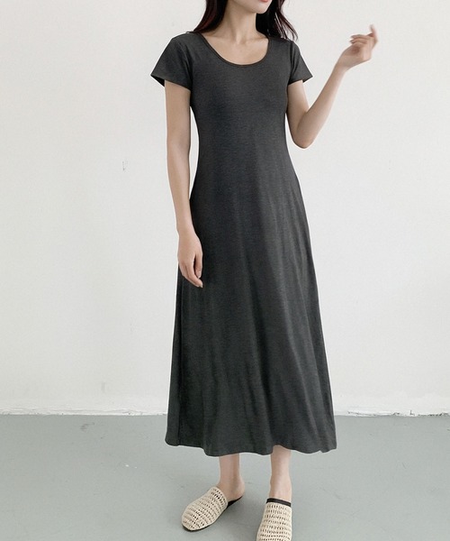LOWO(ロワ)の「背中開きバックリボン半袖フレアロングワンピース(ワンピース・レディース・チャコールグレー/ブラック・FREE)」の7枚目の写真