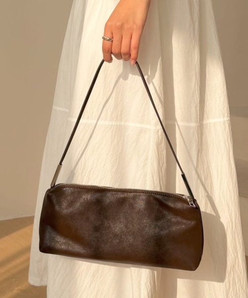 LETee(レティー)の「コンパクトで上品見え!どんなコーデにも馴染むミニマルショルダーバッグ(ショルダーバッグ・レディース・ブルー/アイボリー/ブラック/ピンク/ブラウン・FREE)」の14枚目の写真