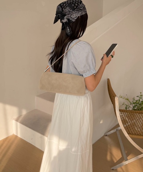 LETee(レティー)の「コンパクトで上品見え!どんなコーデにも馴染むミニマルショルダーバッグ(ショルダーバッグ・レディース・ブルー/アイボリー/ブラック/ピンク/ブラウン・FREE)」の9枚目の写真