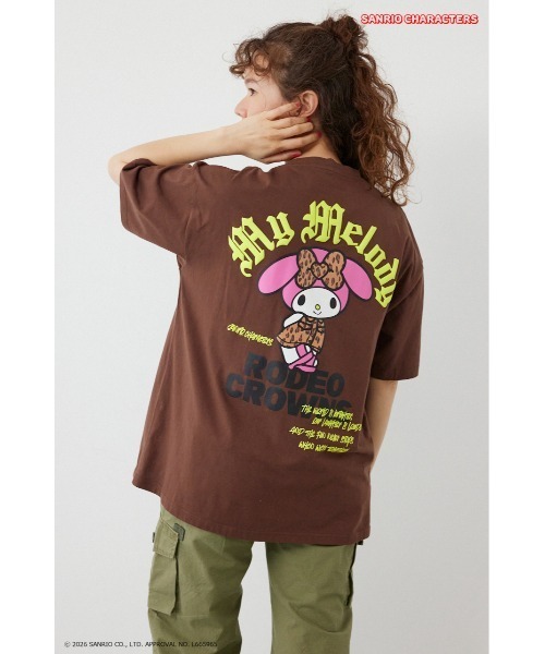 RODEO CROWNS WIDE BOWL(ロデオクラウンズワイドボウル)の「(サンリオキャラクターズ) パターンモチーフTシャツ(Tシャツ/カットソー・レディース・ブラウン/ブラック/ライトブルー/オフホワイト・MEDIUM/LARGE)」の3枚目の写真