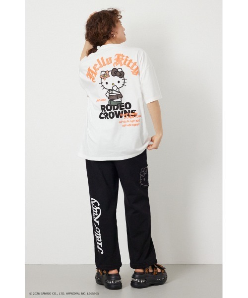 RODEO CROWNS WIDE BOWL(ロデオクラウンズワイドボウル)の「(サンリオキャラクターズ) パターンモチーフTシャツ(Tシャツ/カットソー・レディース・ブラウン/ブラック/ライトブルー/オフホワイト・MEDIUM/LARGE)」の9枚目の写真