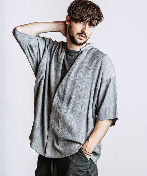 NO ID.(ノーアイディ)の「【NO ID.】Half Sleeve V-Neck BIG Shirt / ハーフスリーブ Vネック ビッグ シャツ(シャツ/ブラウス・メンズ・ホワイト/グレー/ブラック・ONE SIZE)」の5枚目の写真