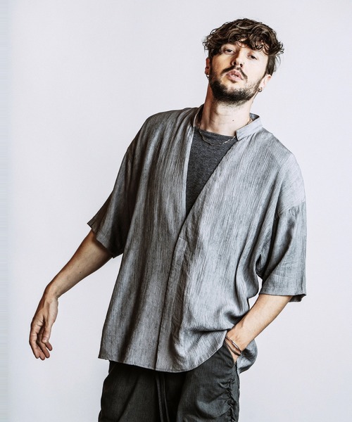 NO ID.(ノーアイディ)の「【NO ID.】Half Sleeve V-Neck BIG Shirt / ハーフスリーブ Vネック ビッグ シャツ(シャツ/ブラウス・メンズ・ホワイト/グレー/ブラック・ONE SIZE)」の6枚目の写真