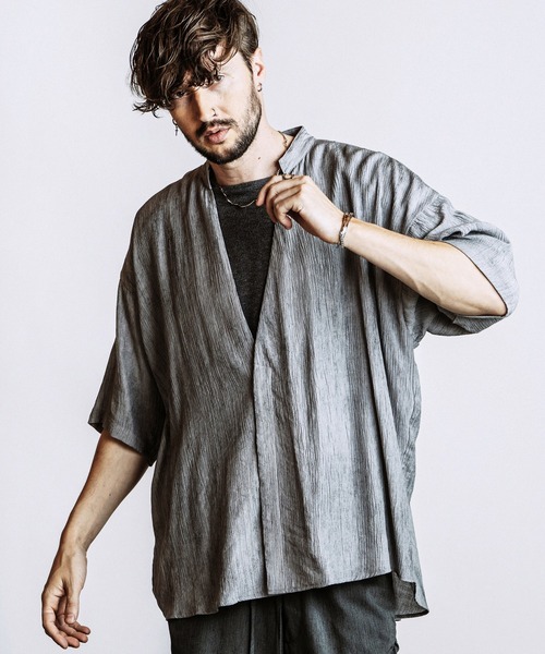 NO ID.(ノーアイディ)の「【NO ID.】Half Sleeve V-Neck BIG Shirt / ハーフスリーブ Vネック ビッグ シャツ(シャツ/ブラウス・メンズ・ホワイト/グレー/ブラック・ONE SIZE)」の10枚目の写真