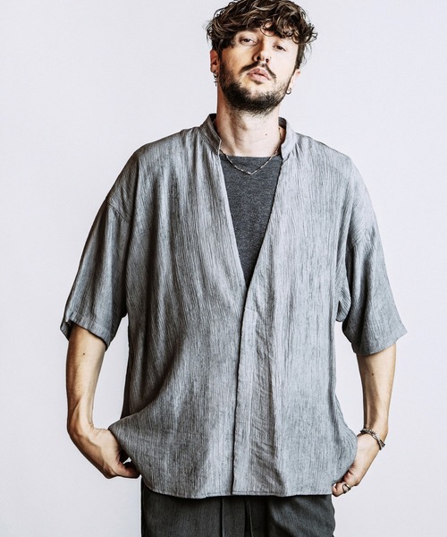 NO ID.(ノーアイディ)の「【NO ID.】Half Sleeve V-Neck BIG Shirt / ハーフスリーブ Vネック ビッグ シャツ(シャツ/ブラウス・メンズ・ホワイト/グレー/ブラック・ONE SIZE)」の11枚目の写真