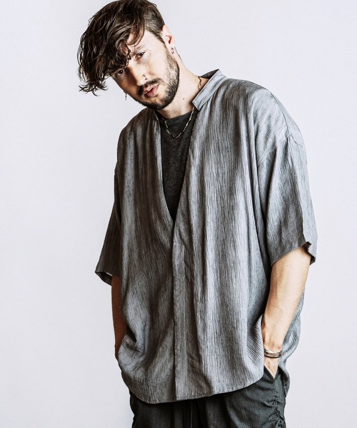 NO ID.(ノーアイディ)の「【NO ID.】Half Sleeve V-Neck BIG Shirt / ハーフスリーブ Vネック ビッグ シャツ(シャツ/ブラウス・メンズ・ホワイト/グレー/ブラック・ONE SIZE)」の12枚目の写真