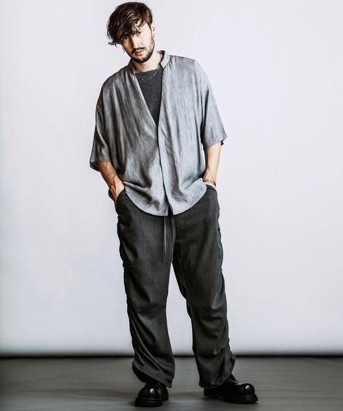 NO ID.(ノーアイディ)の「【NO ID.】Half Sleeve V-Neck BIG Shirt / ハーフスリーブ Vネック ビッグ シャツ(シャツ/ブラウス・メンズ・ホワイト/グレー/ブラック・ONE SIZE)」の16枚目の写真