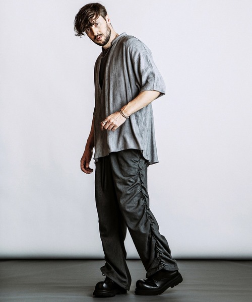 NO ID.(ノーアイディ)の「【NO ID.】Half Sleeve V-Neck BIG Shirt / ハーフスリーブ Vネック ビッグ シャツ(シャツ/ブラウス・メンズ・ホワイト/グレー/ブラック・ONE SIZE)」の22枚目の写真