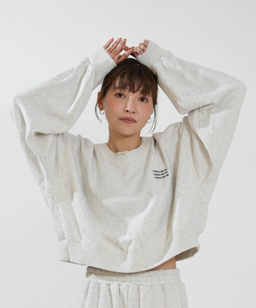 NEW ERA Cropped Sweat Crew Neck — укорочённый свитшот New Era (15129273/15129274)