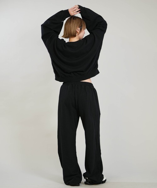 NEW ERA(ニューエラ)の「NEW ERA/ニューエラ スウェット クロップド丈 CROPPED SWEAT CREW NECK 15129273/15129274(パーカー・レディース・ブラック/ライトグレー・M/S)」の6枚目の写真