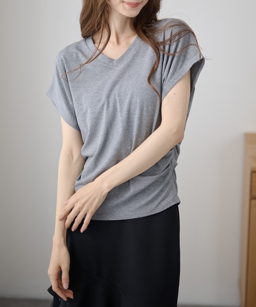 DAYRA(デイラ)の「Vネック サイド ギャザー 半袖 カットソー(Tシャツ/カットソー・レディース・ホワイト/ライトブルー/ブラック/ブラウン/グレー/ライトピンク・FREE)」の3枚目の写真