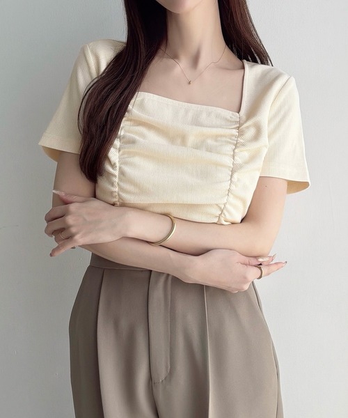 Meiru(メイル)の「スクエアネックギャザーカットトップス(Tシャツ/カットソー・レディース・チャコール/ブラック/アイボリー・SMALL/MEDIUM/LARGE)」の9枚目の写真