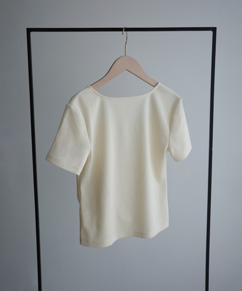 Meiru(メイル)の「スクエアネックギャザーカットトップス(Tシャツ/カットソー・レディース・チャコール/ブラック/アイボリー・SMALL/MEDIUM/LARGE)」の15枚目の写真