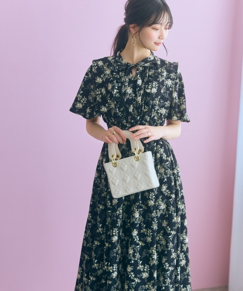 marun(マルン)の「【新色追加】<大きいサイズ>リボン付花柄フリルワンピース marun(ワンピース・レディース・ピンク系/ブラック/アイボリー・L/4L/3L/LL/5L)」の5枚目の写真