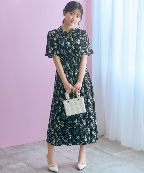 marun(マルン)の「【新色追加】<大きいサイズ>リボン付花柄フリルワンピース marun(ワンピース・レディース・ピンク系/ブラック/アイボリー・L/4L/3L/LL/5L)」の21枚目の写真