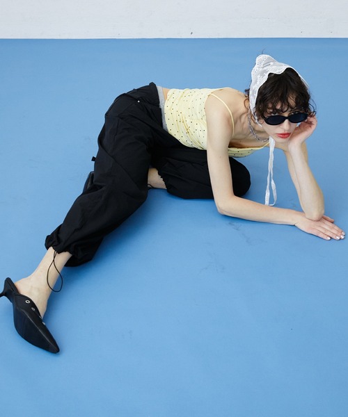 uyu.(ウユ)の「ダブルウエスト ナイロンライクイージーパンツ(カーゴパンツ・レディース・ナチュラル/パープル/ブラック・LARGE/MEDIUM)」の13枚目の写真