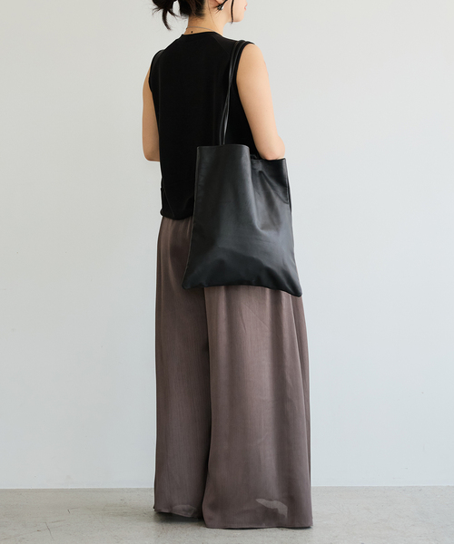 IENA LA BOUCLE(イエナラブークル)の「IENA LA BOUCLE サテン楊柳ギャザーパンツ(その他パンツ・レディース・ウッド/ライトグレー/ブラック・36/38/40)」の20枚目の写真
