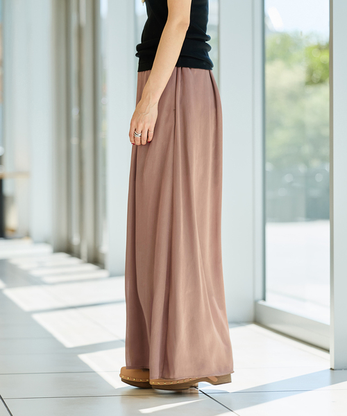 IENA LA BOUCLE(イエナラブークル)の「IENA LA BOUCLE サテン楊柳ギャザーパンツ(その他パンツ・レディース・ウッド/ライトグレー/ブラック・36/38/40)」の17枚目の写真