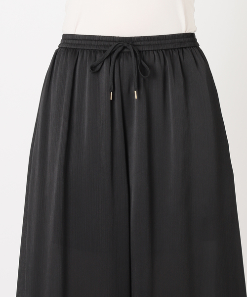 IENA LA BOUCLE(イエナラブークル)の「IENA LA BOUCLE サテン楊柳ギャザーパンツ(その他パンツ・レディース・ウッド/ライトグレー/ブラック・36/38/40)」の5枚目の写真