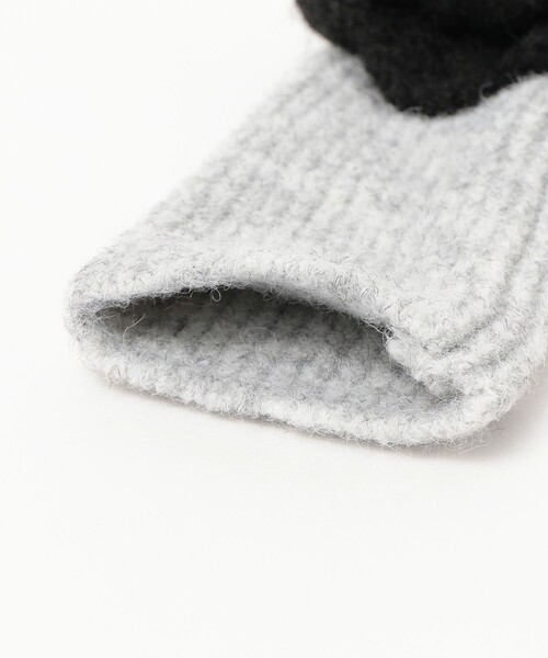 Casselini（キャセリーニ）の「【別注】Casselini × Ray BEAMS / フラワー ニット グローブ（手袋・レディース・レッド系その他3/グレー・ONE SIZE）」の6枚目の写真