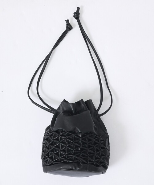 YArKA(ヤーカ)の「【YArKA/ヤーカ】 スモッキング巾着8角形型底バッグ/本革/巾着(トートバッグ・レディース・ブラック・フリー)」の7枚目の写真