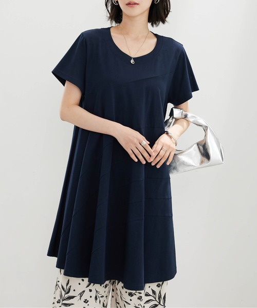BELLUNA PLUS（ベルーナ）の「切替デザインチュニックワンピース（チュニック・レディース・レッド/ネイビー/ターコイズブルー・MEDIUM/X-LARGE/LARGE）」の4枚目の写真