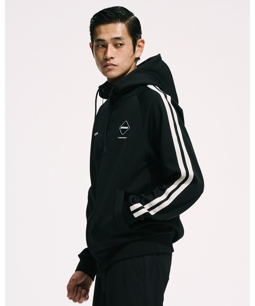 F.C.Real Bristol(エフシーレアルブリストル)の「TRAINING TRACK ZIP-UP HOODIE(パーカー・メンズ・カモフラージュ/ブラック/ピンク・SMALL/XX-LARGE/X-LARGE/LARGE/MEDIUM)」の4枚目の写真