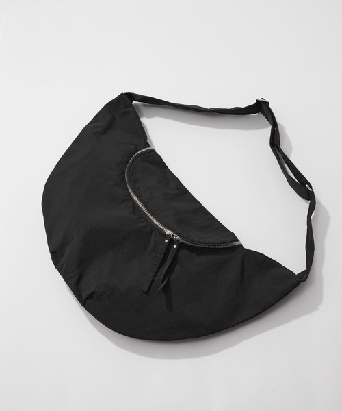 RAGEBLUE(レイジブルー)の「ARCH ZIP ROUND SHOULDER BAG/アーチZIPラウンドショルダーバッグ(ショルダーバッグ・メンズ・その他14/ブラック・FREE)」の1枚目の写真