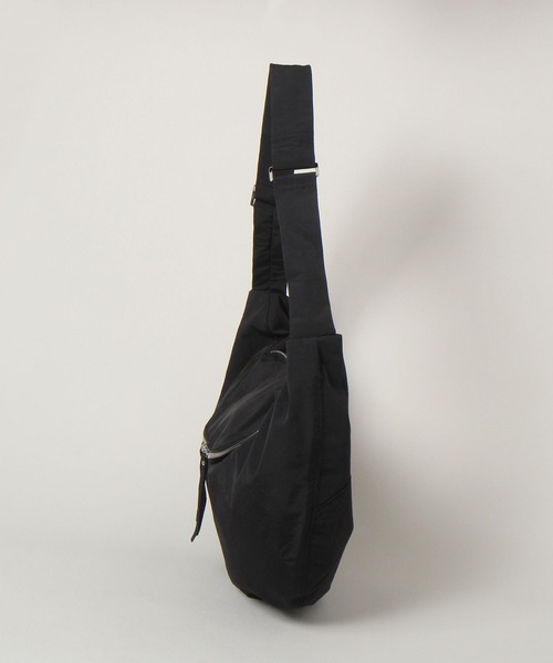 RAGEBLUE(レイジブルー)の「ARCH ZIP ROUND SHOULDER BAG/アーチZIPラウンドショルダーバッグ(ショルダーバッグ・メンズ・その他14/ブラック・FREE)」の5枚目の写真
