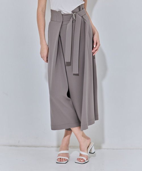 UJOH（ウジョー）の「【UJOH/ウジョー】別注 Wrap Culottes（スラックス・レディース・グレー/ブラック・3/2）」の4枚目の写真