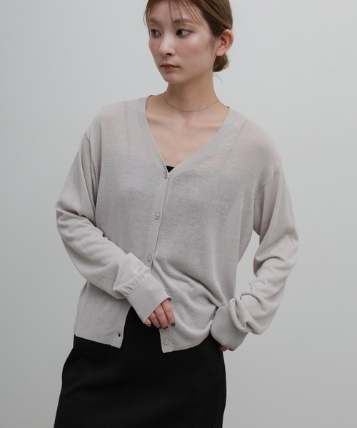 select MOCA(セレクトモカ)の「ドライタッチVネックシアーカーディガン(カーディガン/ボレロ・レディース・グレー/ベージュ/ブラック・FREE)」の2枚目の写真