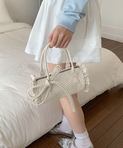 HOOK(フック)の「HOOK for girls ドット × フリル × リボン 円筒型ミニボストンハンドバッグ(ボストンバッグ・レディース・ライトベージュ/ネイビー/ブルー・FREE)」の17枚目の写真