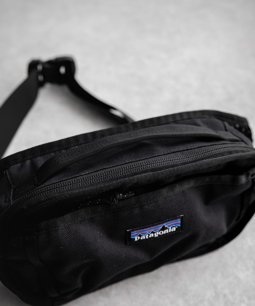 patagonia（パタゴニア）の「Patagonia FIELDSMITH HIP PACK ワンポイントロゴウエストポーチボディショルダー2WAYバッグ（ボディバッグ/ウエストポーチ・メンズ・ブラック/ブルー・FREE）」の7枚目の写真