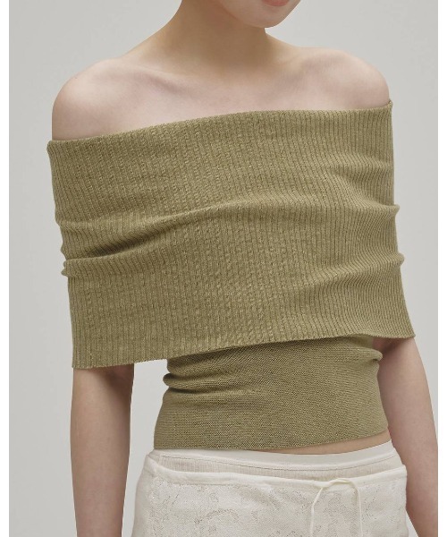 TODAYFUL（トゥデイフル）の「Seamless Offshoulder Knit 12610531（ニット/セーター・レディース・ブラック/ライトグリーン/ブラウン・FREE）」の6枚目の写真